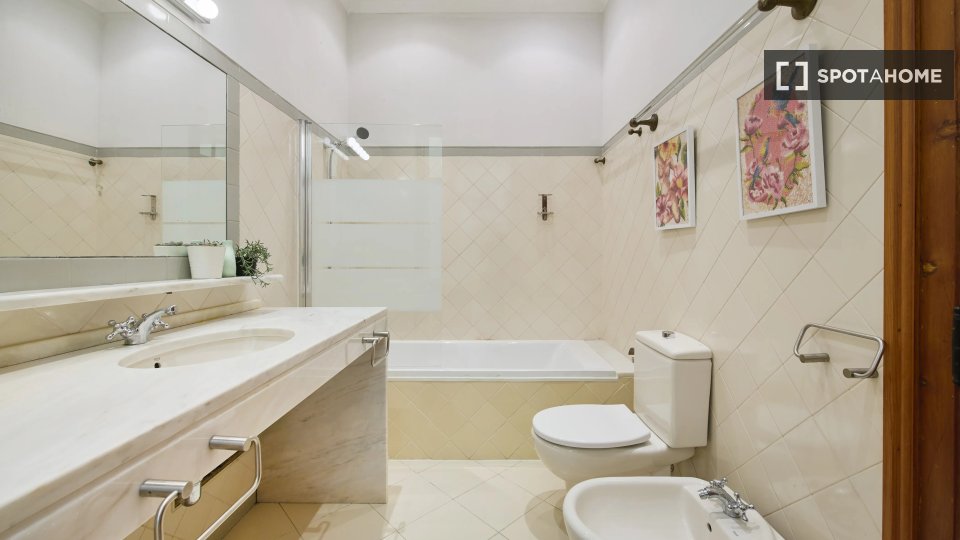 Double room Lisbon, 7 beds — photo 2