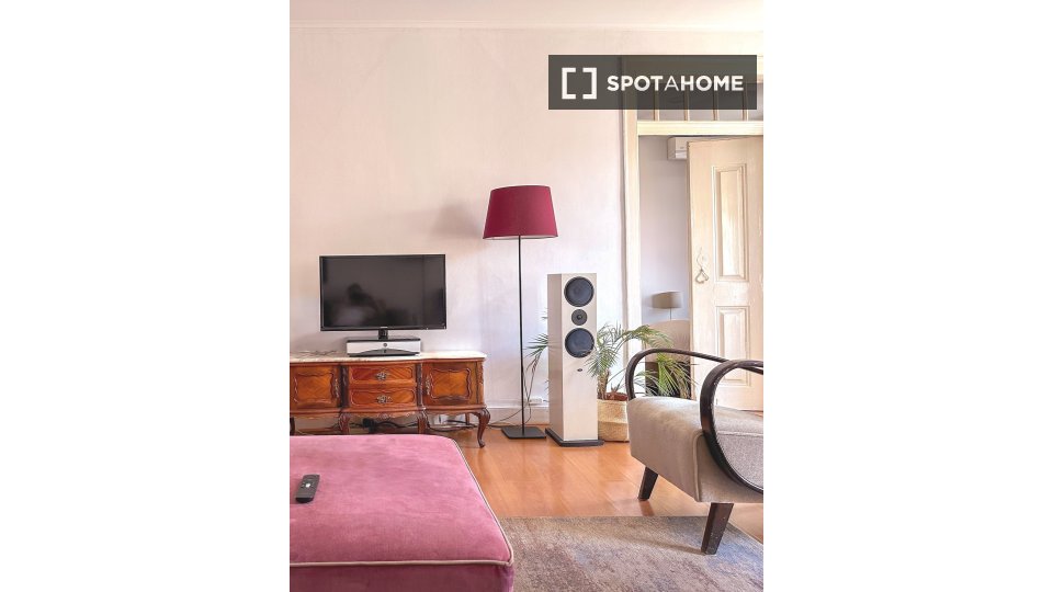 Apartment Lisbon, 2 beds, 100m² — photo 14