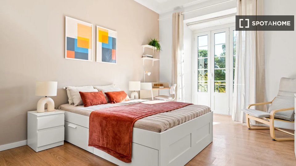 Double room Lisbon, 10 beds — photo 1