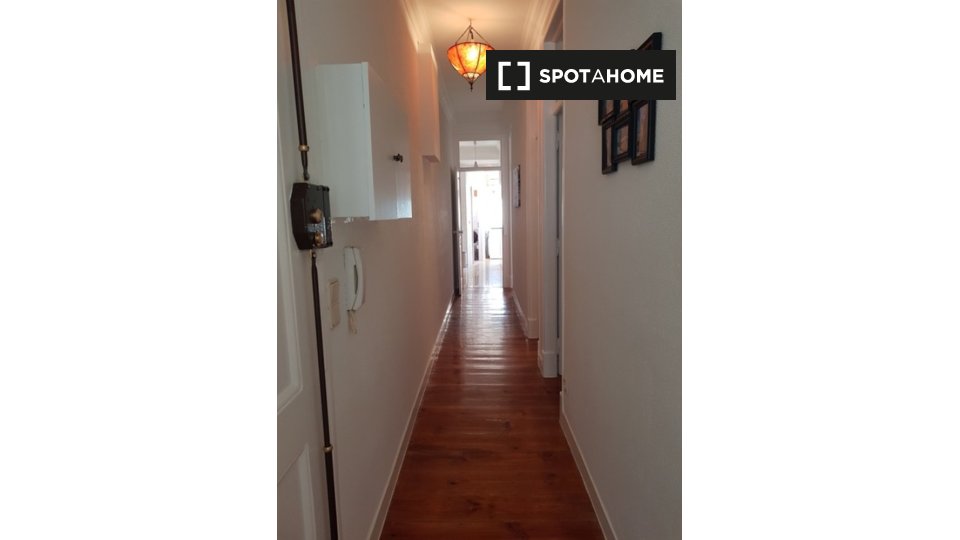 Double room Lisbon, 4 beds — photo 10