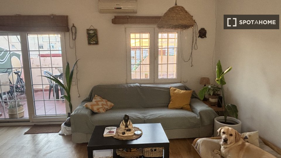 Double room Valencia, 2 beds, 100m² — photo 4