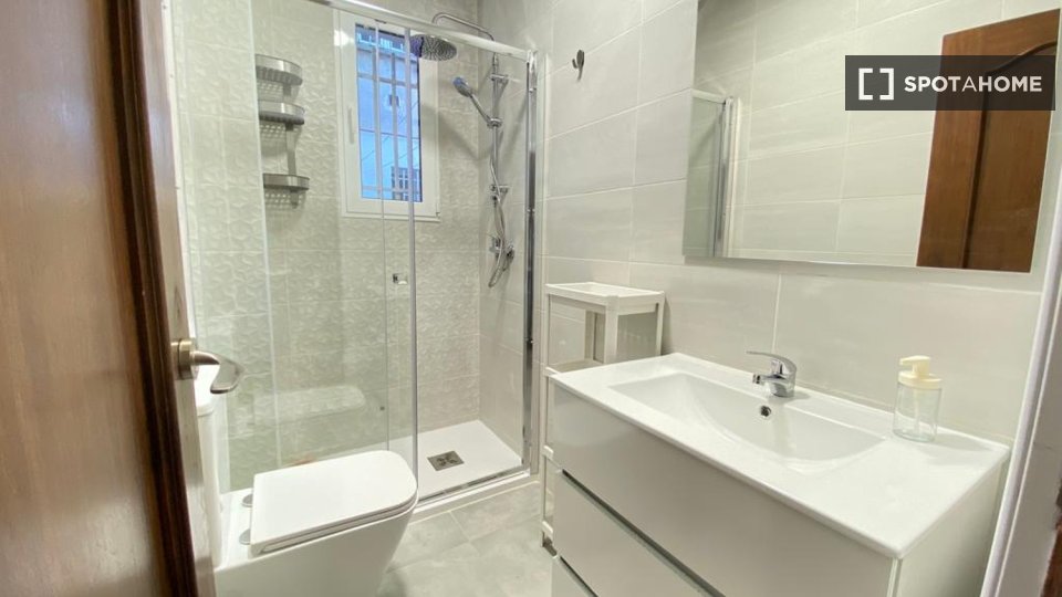 Double room Madrid, 4 beds — photo 19
