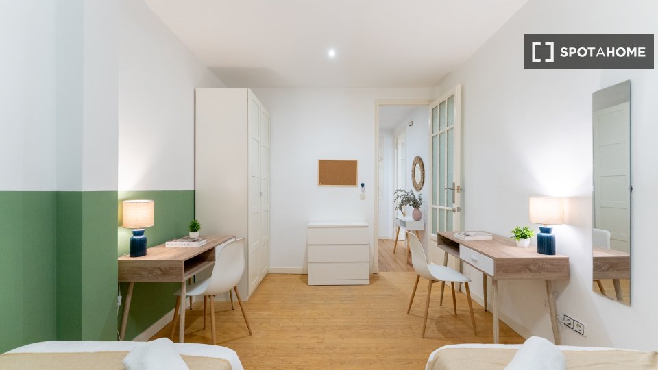 Double room Madrid, 4 beds — photo 15