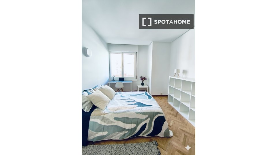 Double room Madrid, 7 beds, 132m² — photo 3
