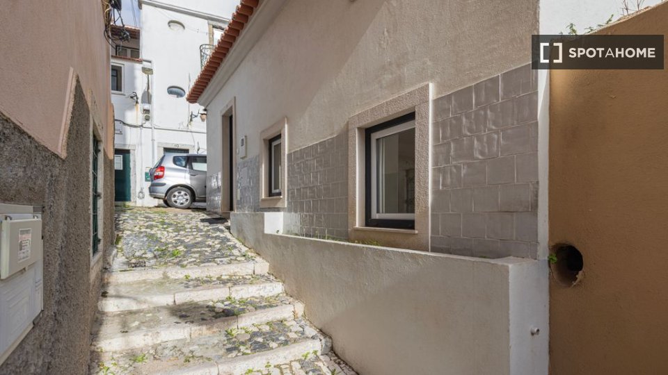 Apartment mono Lisbon — photo 16