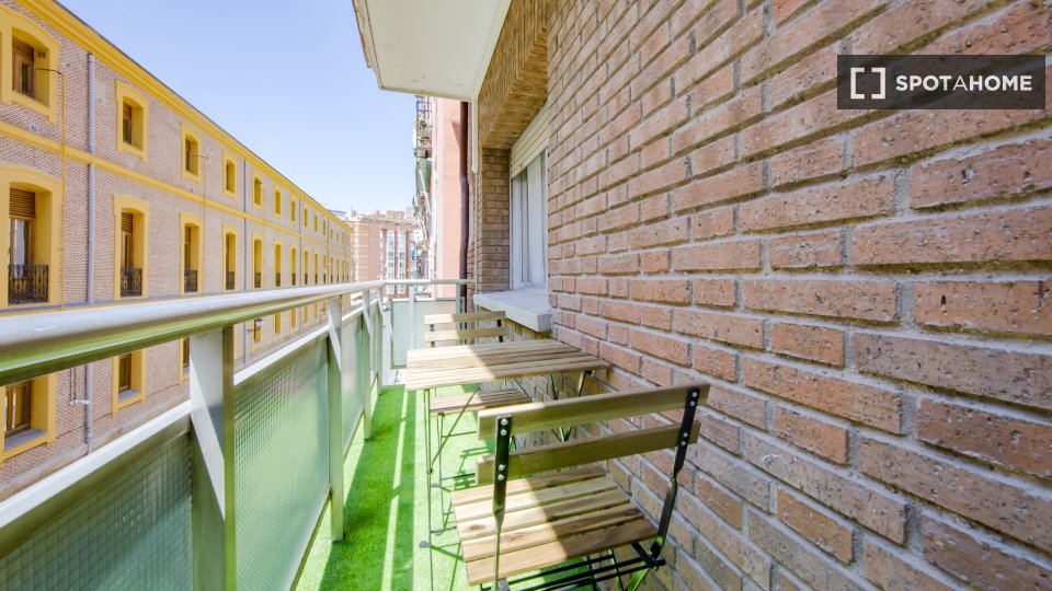 Double room Madrid, 6 beds, 117m² — photo 12