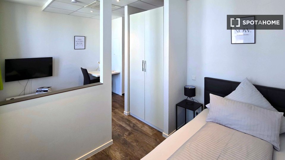 Apartment Frankfurt, 1 bed, 24m² — photo 8