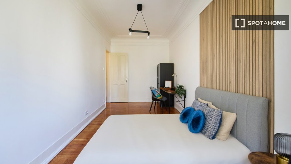 Double room Lisbon, 5 beds — photo 1