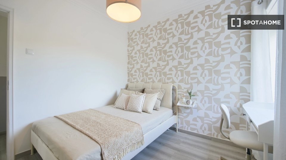 Double room Lisbon, 4 beds — photo 2