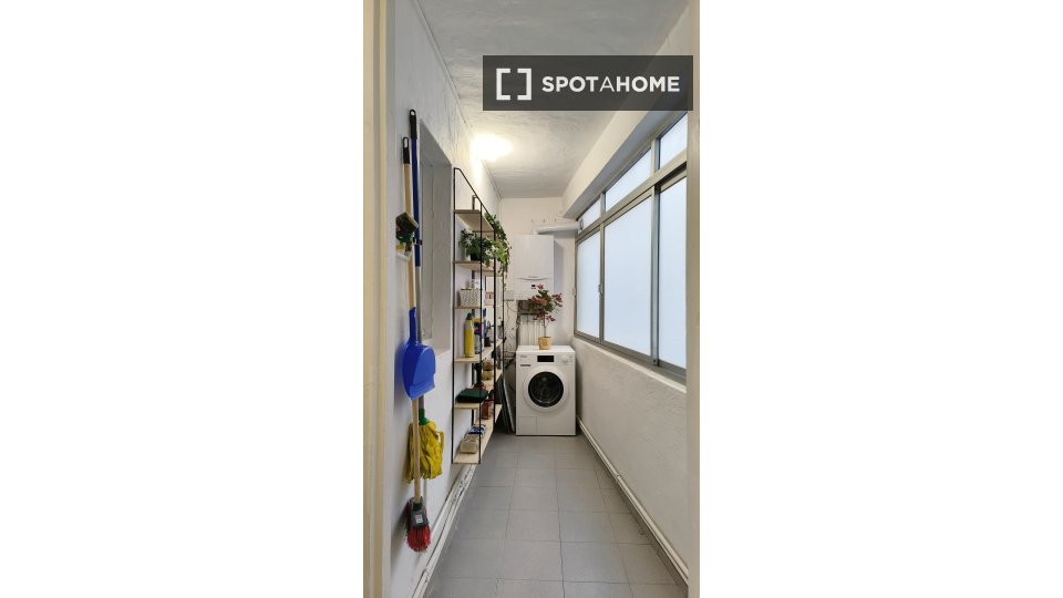 Double room Pamplona, 5 beds, 124m² — photo 7