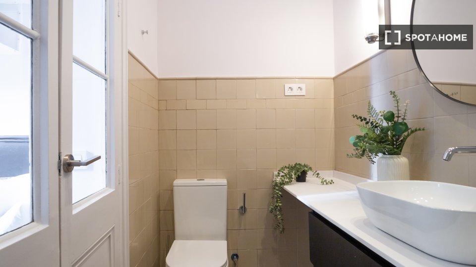 Double room Barcelona, 16 beds, 380m² — photo 4