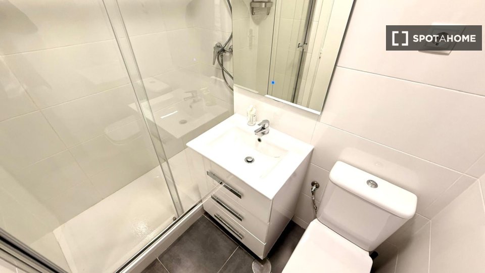Double room Madrid, 4 beds — photo 7