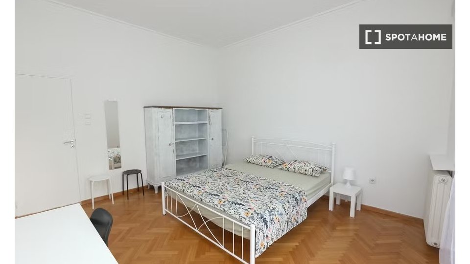 Double room Athens, 4 beds — photo 11
