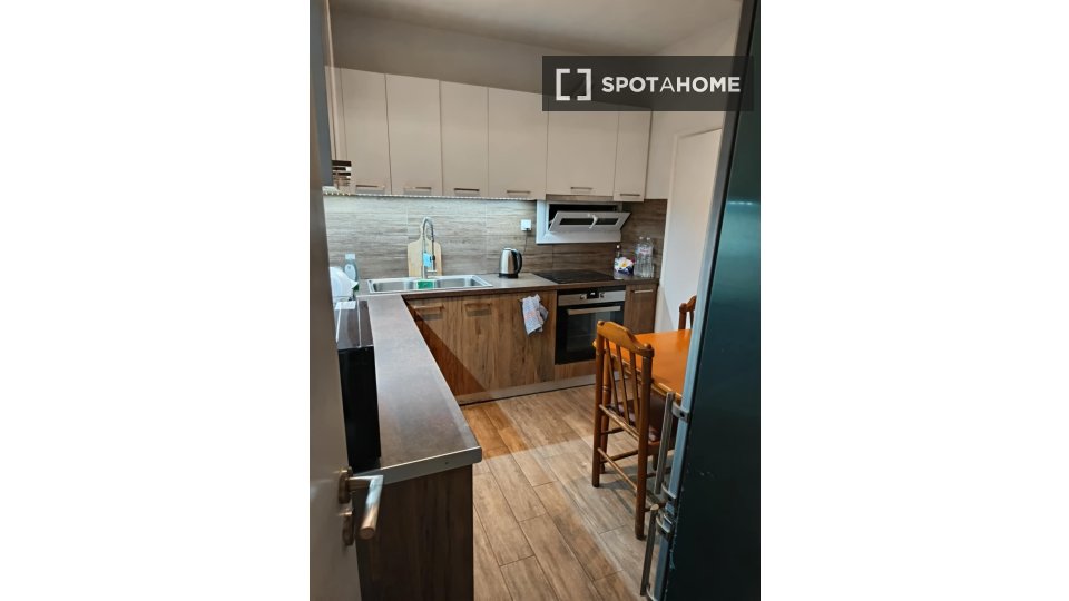 Double room Athens, 5 beds, 121m² — photo 8