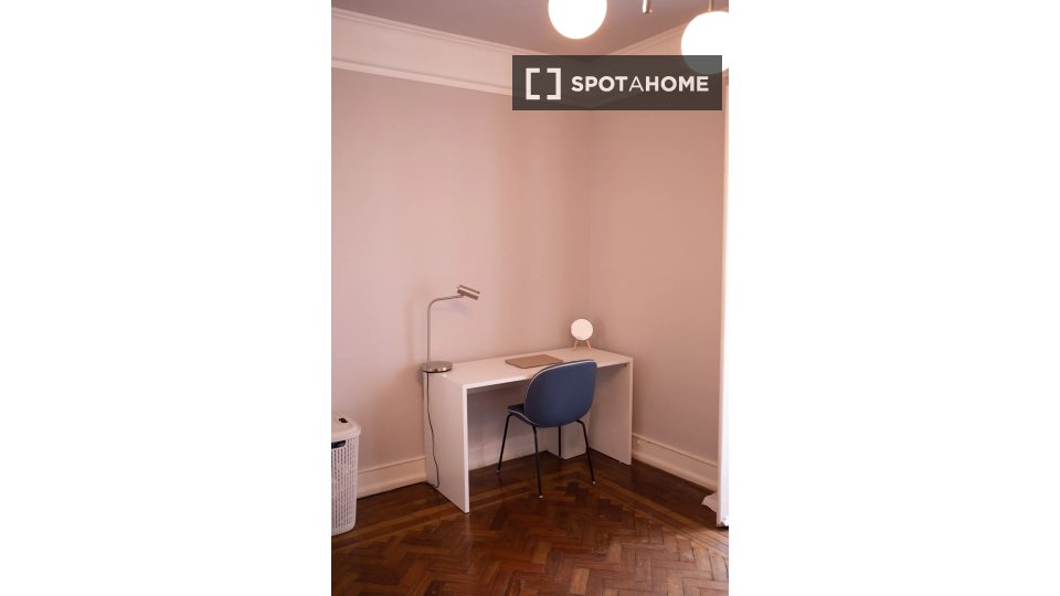Double room Lisbon, 7 beds — photo 13