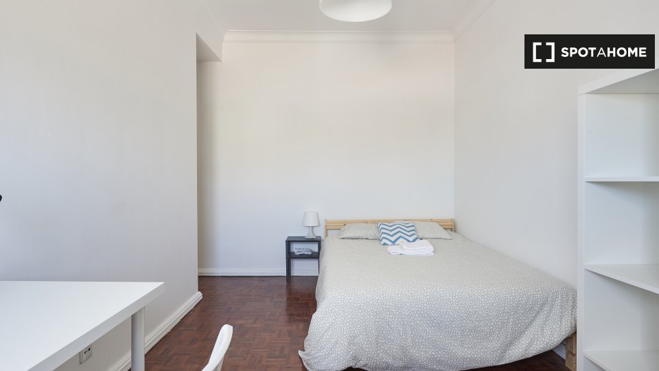 Double room Lisbon, 8 beds — photo 1
