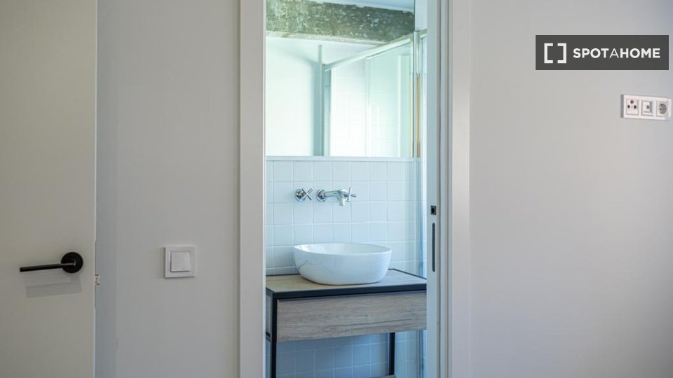 Double room Madrid, 4 beds — photo 9