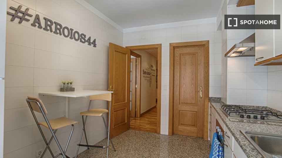 Apartment Lisbon, 2 beds, 67m² — photo 3