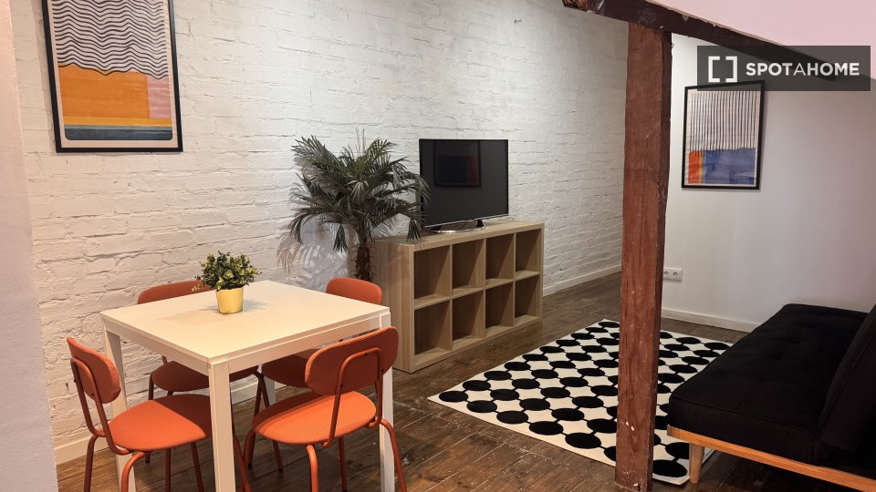 Apartment Lisbon, 2 beds, 80m² — photo 6