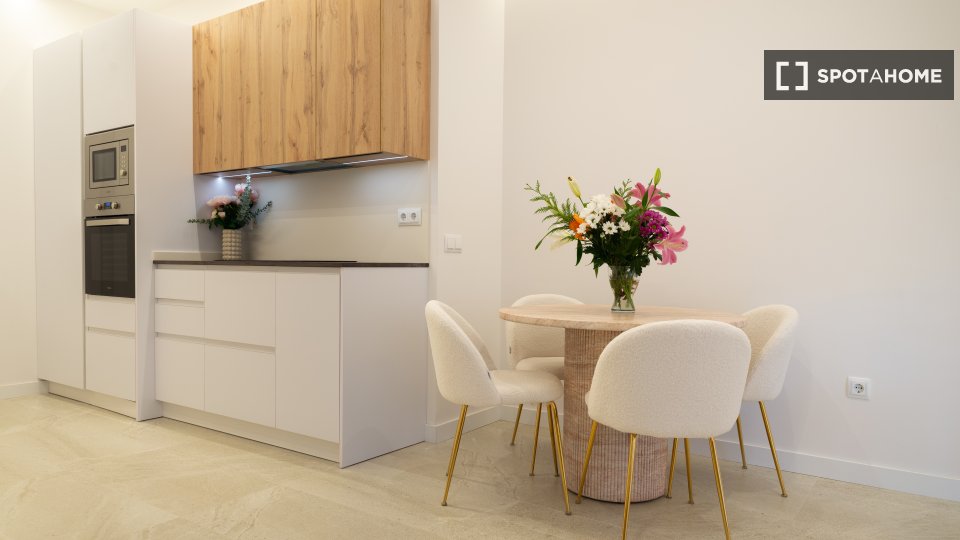 Apartment Madrid, 2 beds, 65m² — photo 4