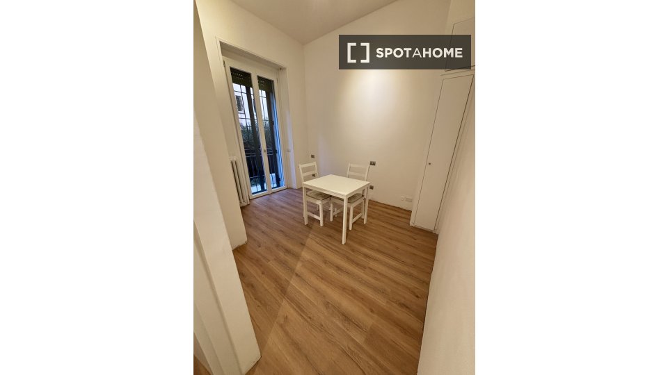 Apartment Milan, 1 bed, 47m² — photo 23