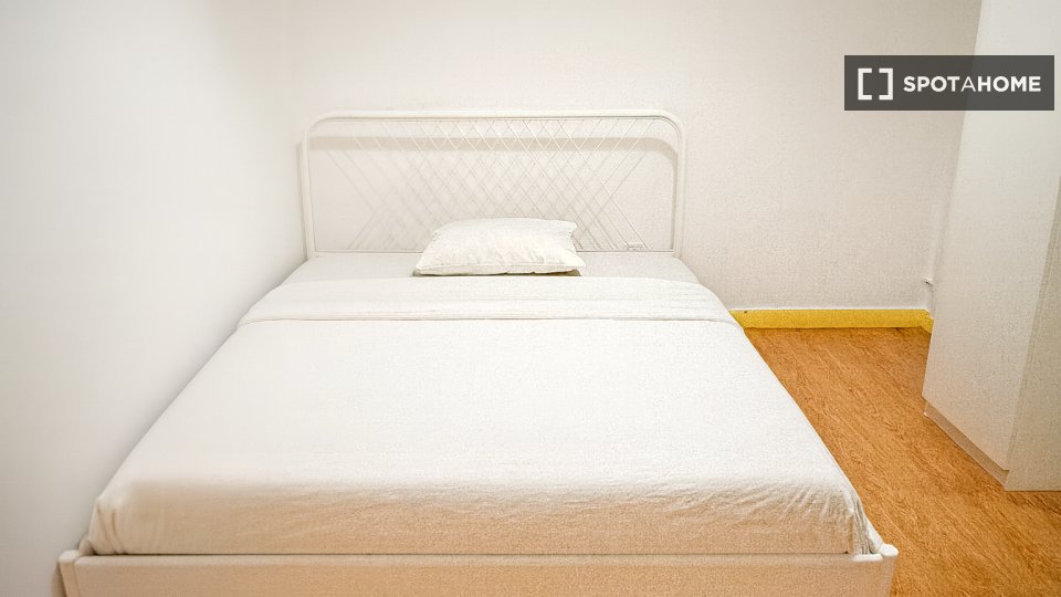 Double room Lisbon, 8 beds — photo 18