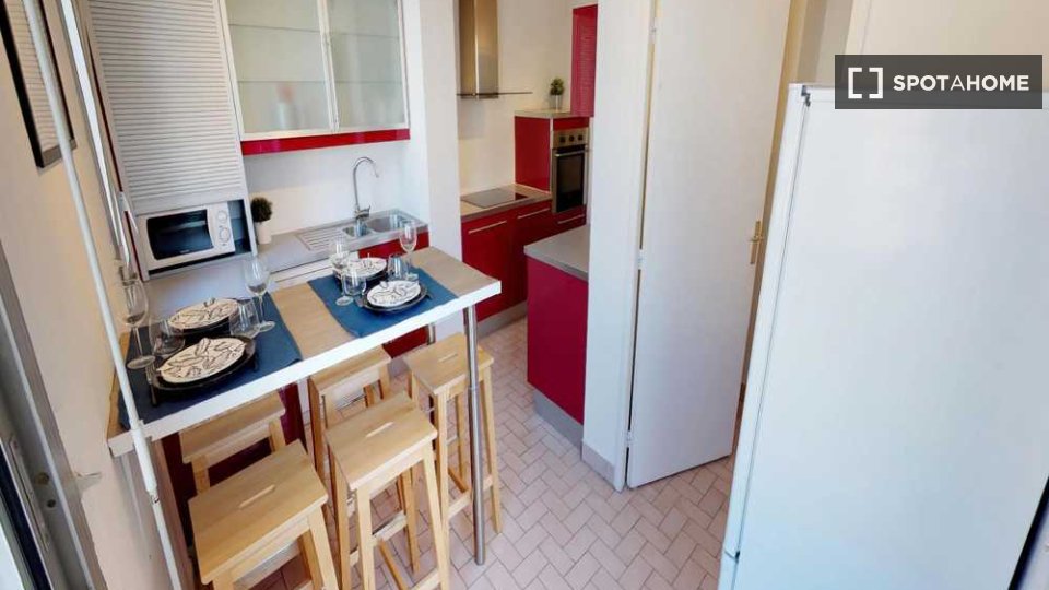 Double room Lyon, 5 beds, 100m² — photo 3