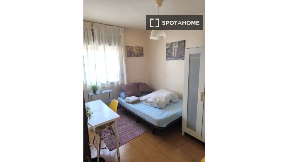 Double room Santiago_De_Compostela, 3 beds — photo 15