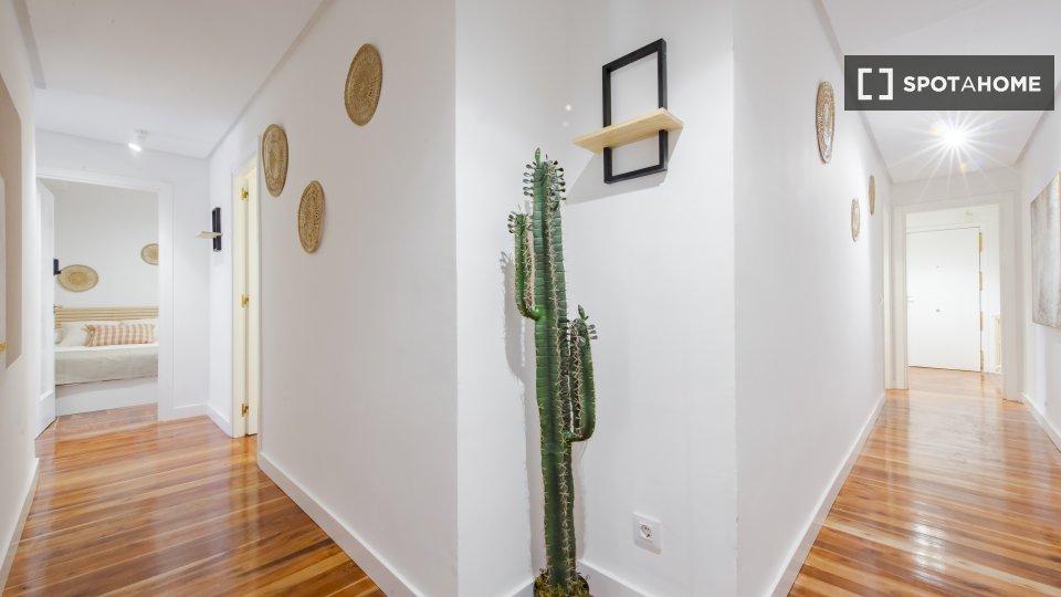 Double room Madrid, 6 beds, 117m² — photo 14