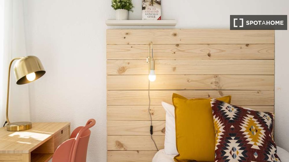 Double room Madrid, 16 beds — photo 9