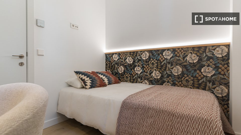 Double room Madrid, 6 beds — photo 16