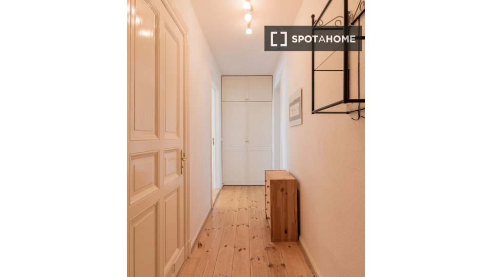 Apartment Berlin, 1 bed, 65m² — photo 2