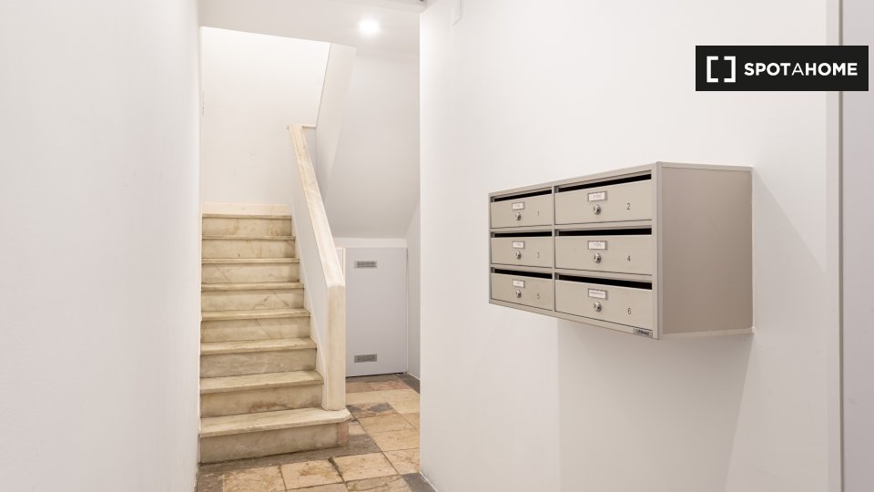 Apartment mono Lisbon — photo 17
