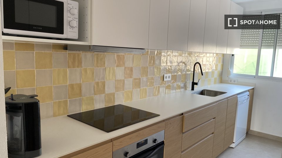 Apartment Valencia, 4 beds, 110m² — photo 18