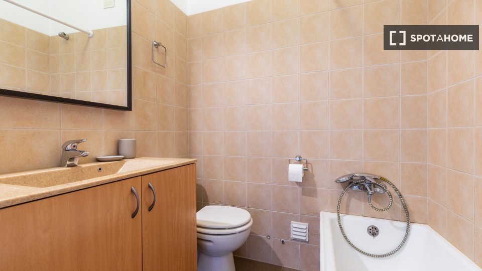 Apartment Lisbon, 3 beds, 100m² — photo 18