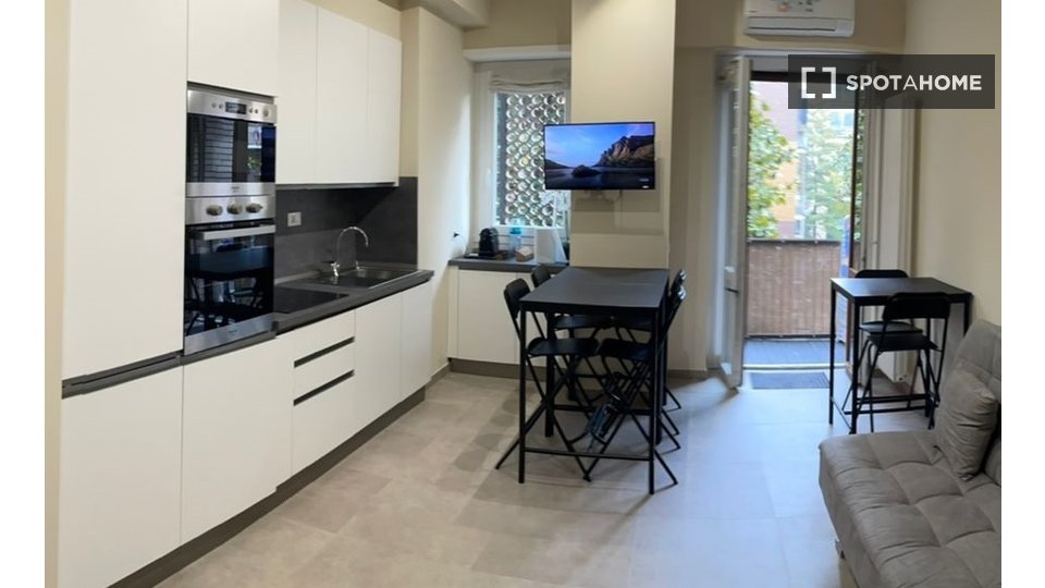 Double room Milan, 4 beds — photo 19