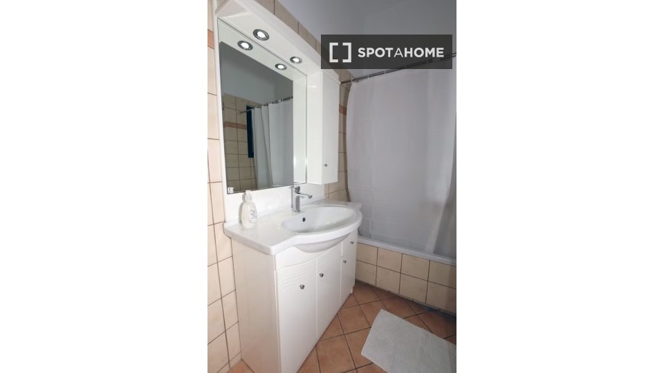 Double room Athens, 4 beds — photo 15