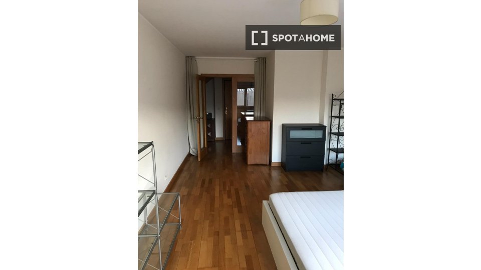 Double room Porto, 3 beds, 70m² — photo 19