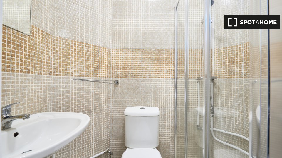 Double room Lisbon, 8 beds — photo 19