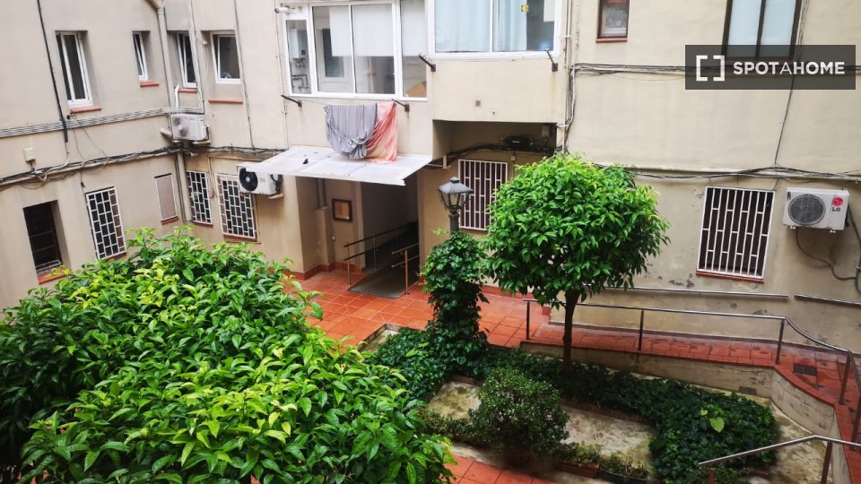 Double room Barcelona, 1 bed, 90m² — photo 7