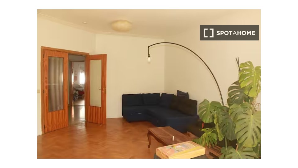 Double room Brussels, 2 beds, 95m² — photo 2