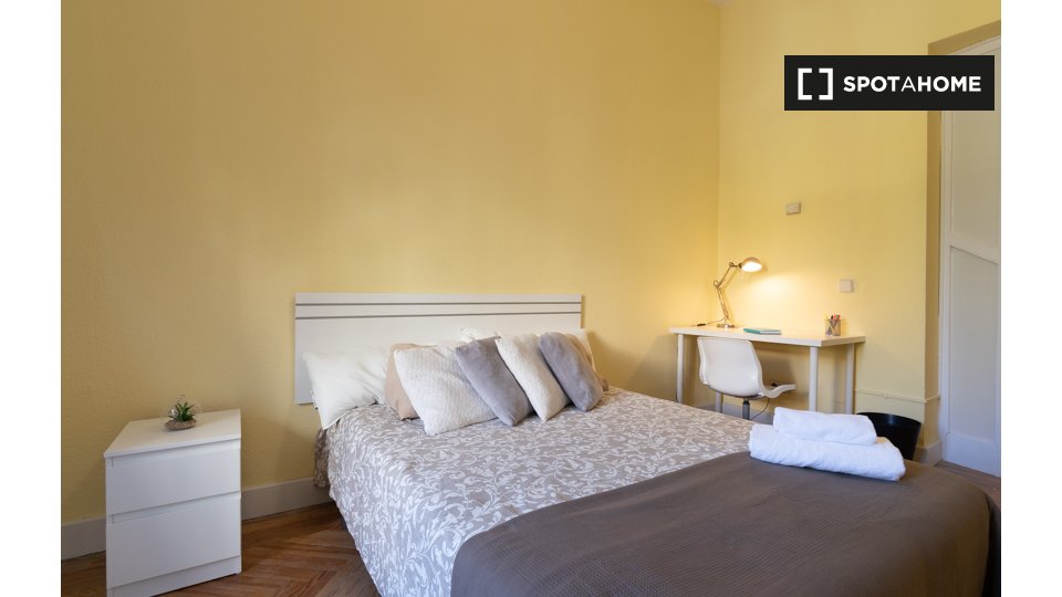 Double room Madrid, 10 beds, 220m² — photo 2