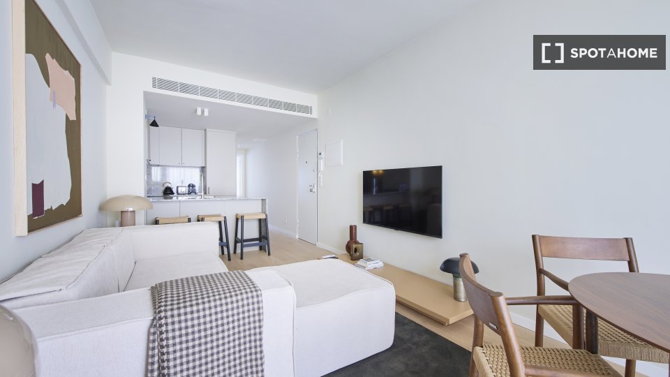 Apartment Lisbon, 1 bed — photo 2