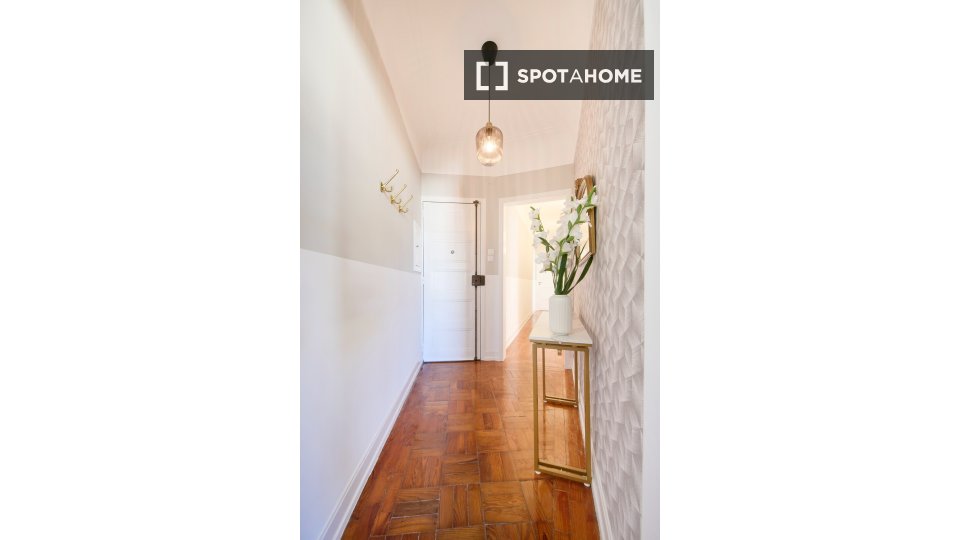 Double room Lisbon, 4 beds — photo 12