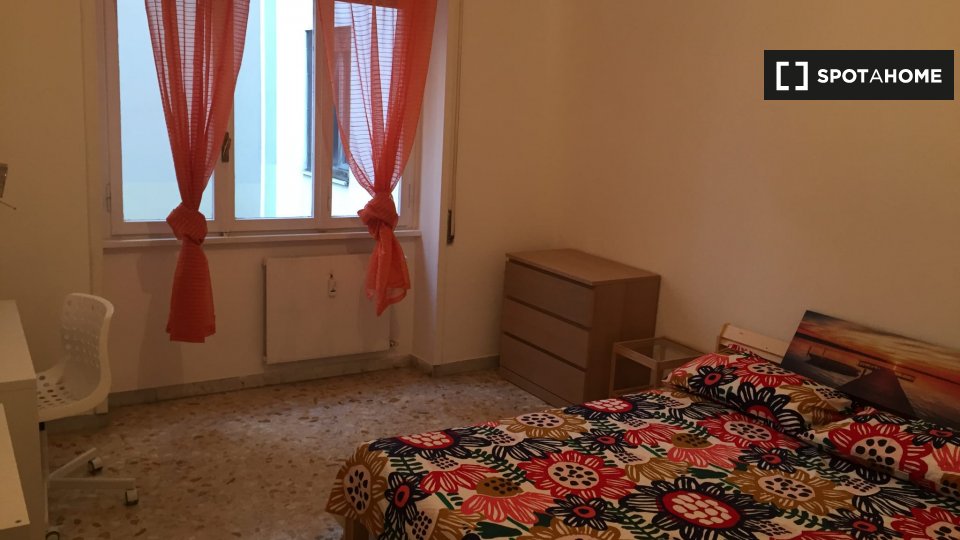 Double room Rome, 4 beds — photo 18