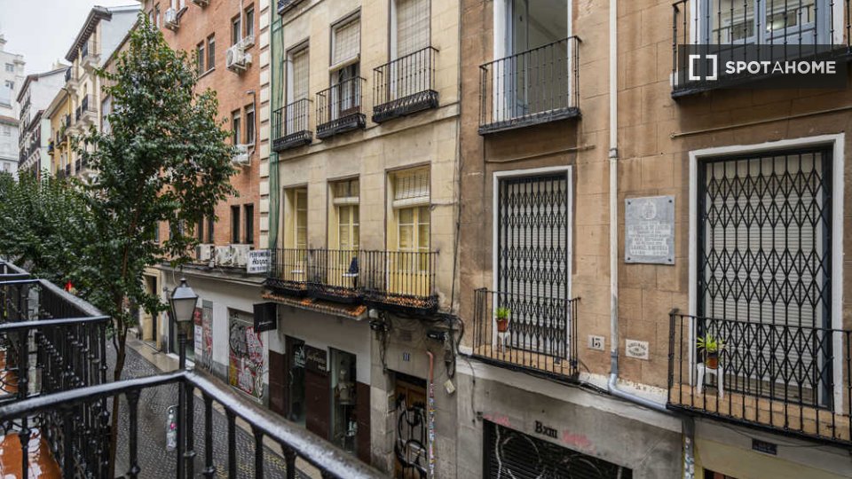 Double room Madrid, 6 beds — photo 37