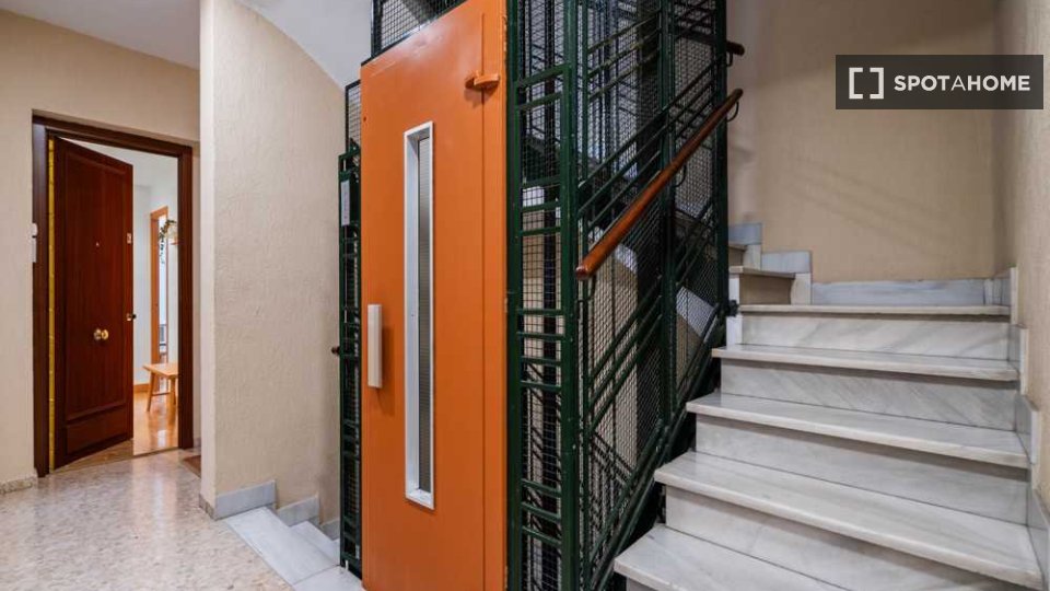 Double room Madrid, 6 beds — photo 24
