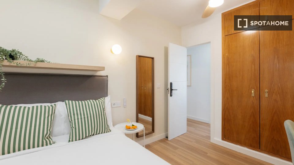 Double room Valencia, 5 beds — photo 9