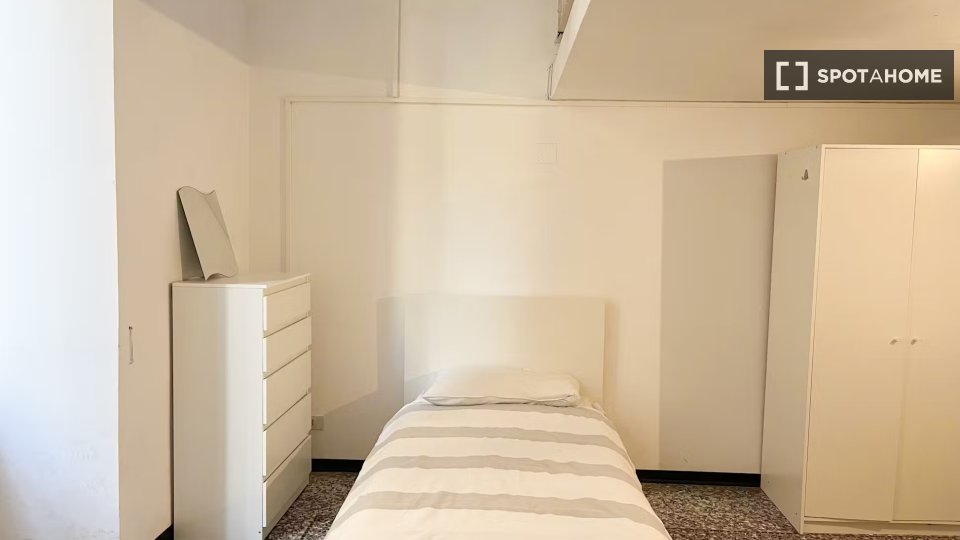 Double room Genoa, 7 beds — photo 35