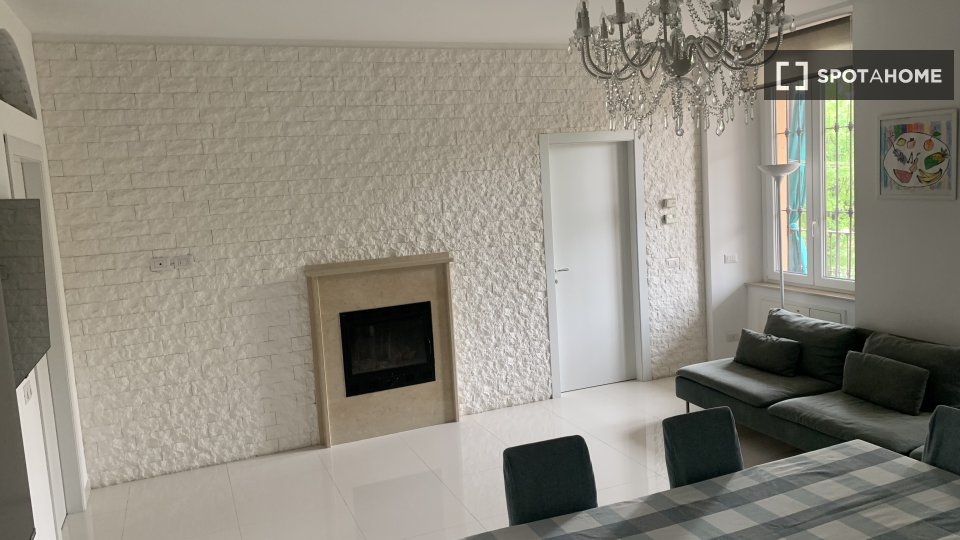 Double room Milan, 3 beds, 100m² — photo 1